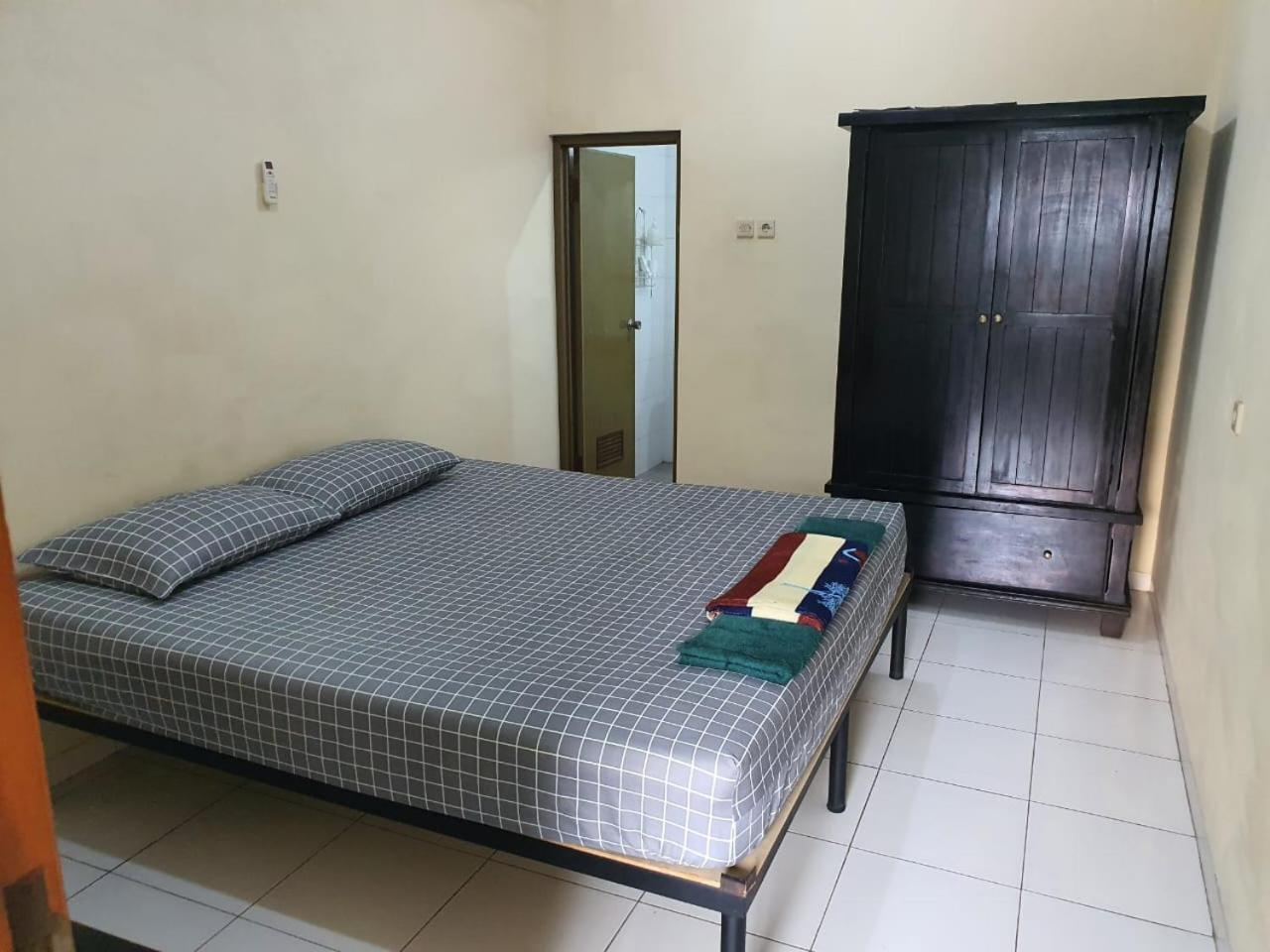 Taman Paradise Homestay Pradahkalikendal Buitenkant foto