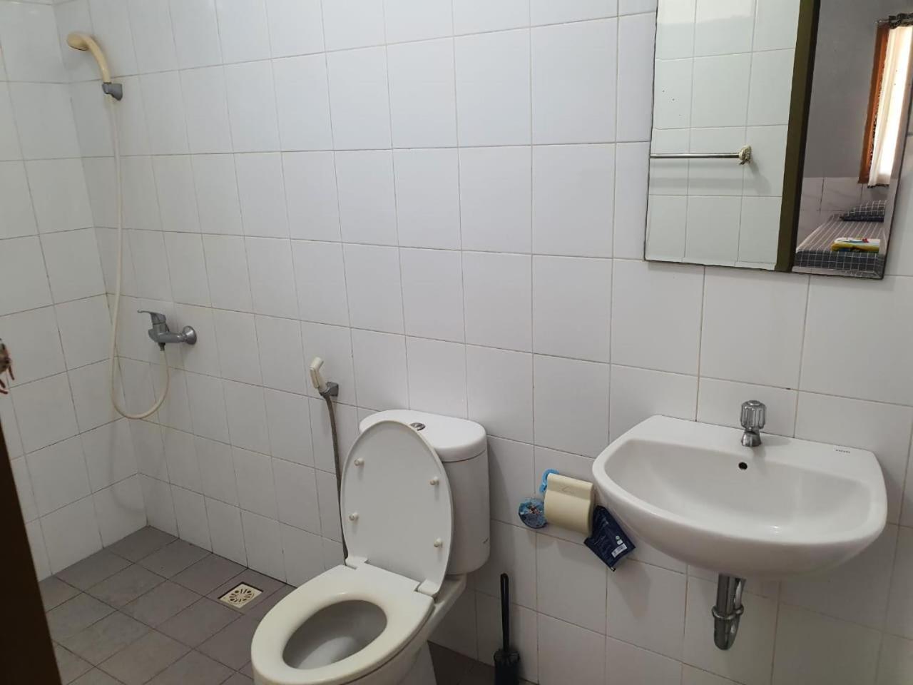 Taman Paradise Homestay Pradahkalikendal Buitenkant foto
